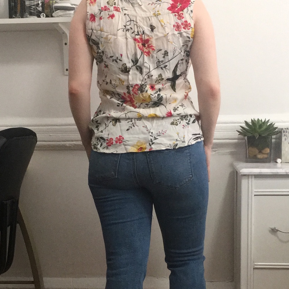 ⚡3 for $20⚡Floral Tank with Tie Detail - Picture 2 of 3